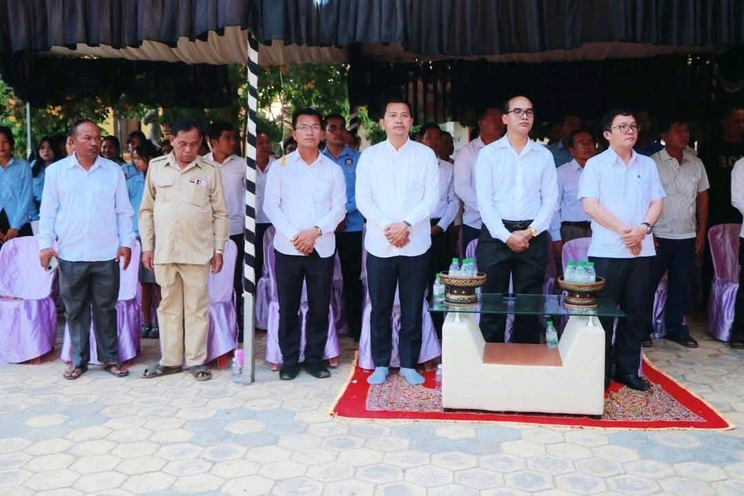 យុវជន ស.ស.យ.ក. ស្រុកគិរីវង់ បានចូលរួមពិធីប្រទានភ្លើងជូន ញ៉ោមស្រី ព្រះគ្រូ សយ នាង ព្រះចៅអធិការវត្តព្រៃជើង