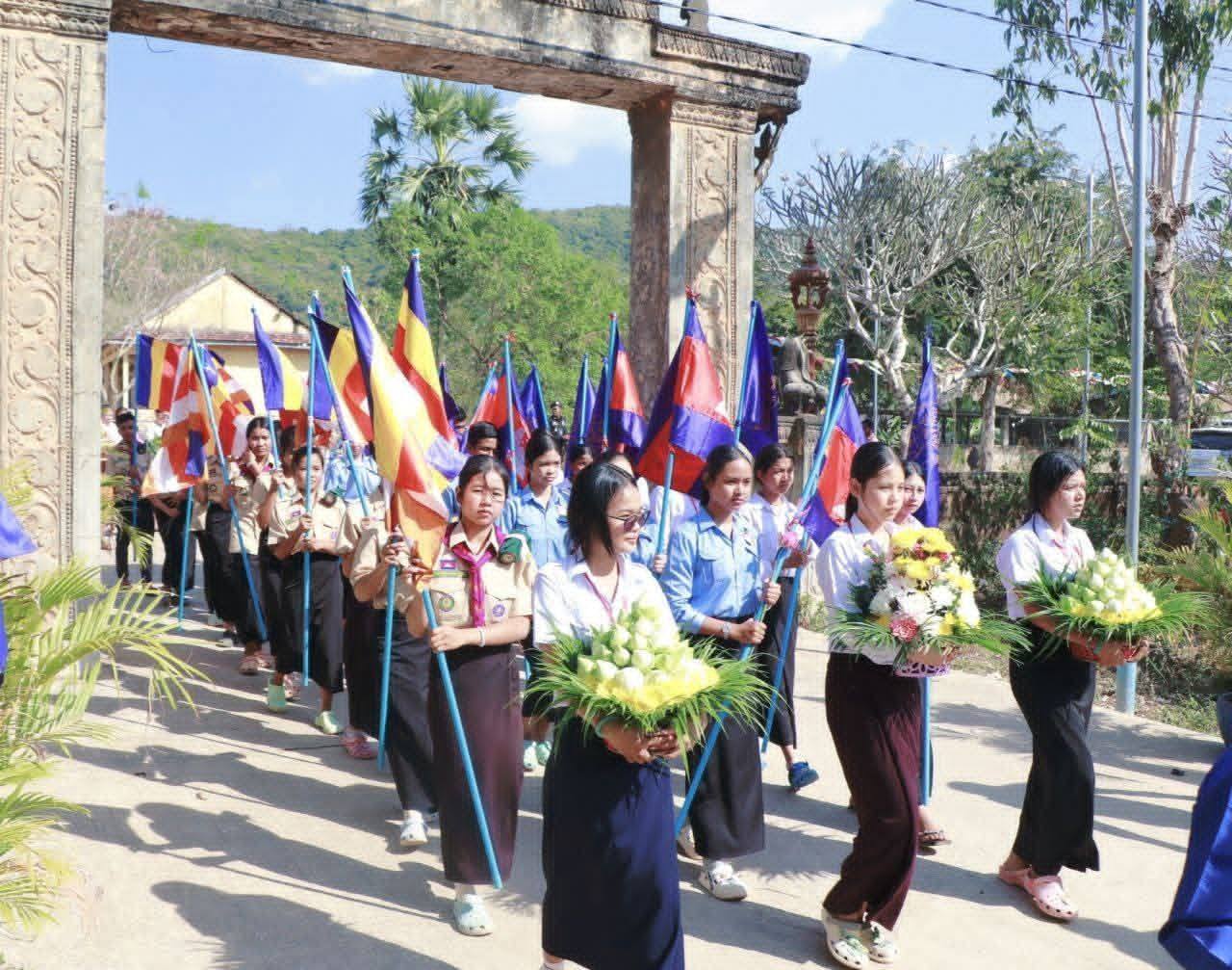 យុវជន ស.ស.យ.ក. ស្រុកគិរីវង់ ១០រូបបានចូលរួមប្រារព្ធពិធីបុណ្យ ” មាឃបូជា ” នៅវត្តអង្គមង្គលគិរី