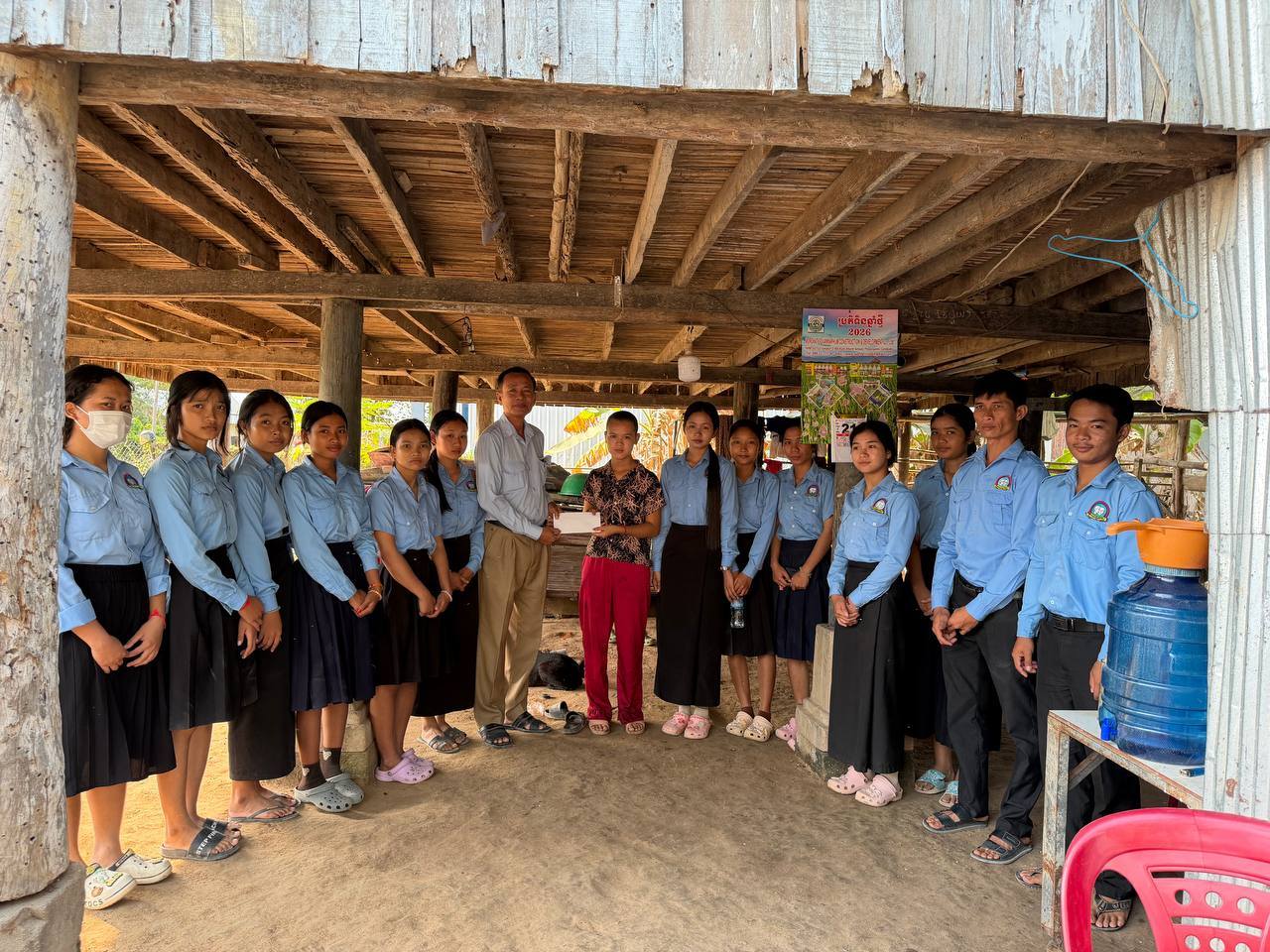 គណៈកម្មាធិការ ស.ស.យ.ក. ស្រុកព្រៃកប្បាស បាននាំយកថវិការបស់ឯកឧត្តមសុខ ពុទ្ធិវុធ និងលោកជំទាវព្រមទាំងថវិកាចូលរួមរបស់លោកគ្រូ អ្នកគ្រូ សិស្សានុសិស្ស ទៅសួរសុខទុក្ខ ប្អូនស្រី សុត សុជាតា